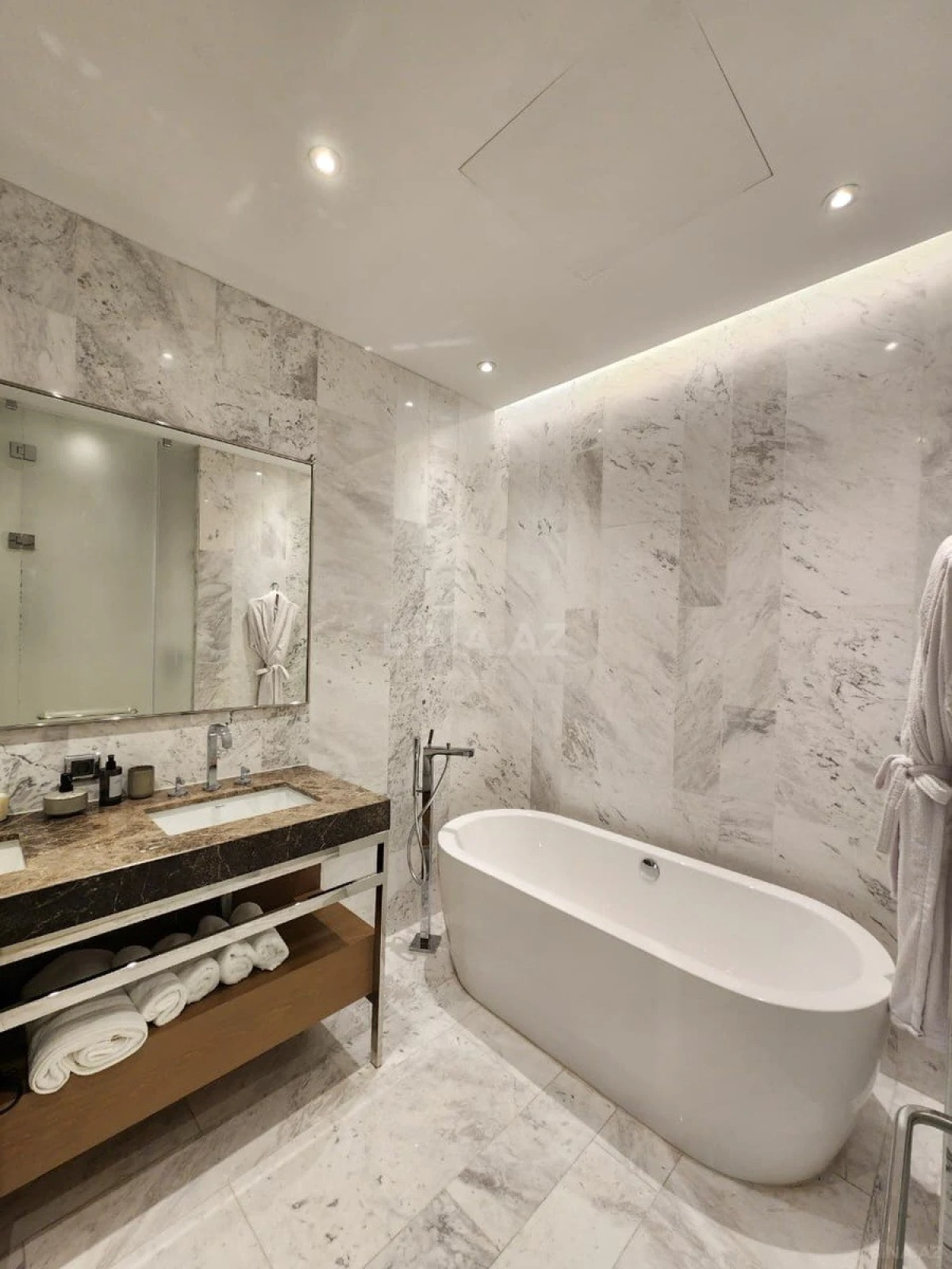 Kirayə verilir 2 otaqlı mənzil 92 m²