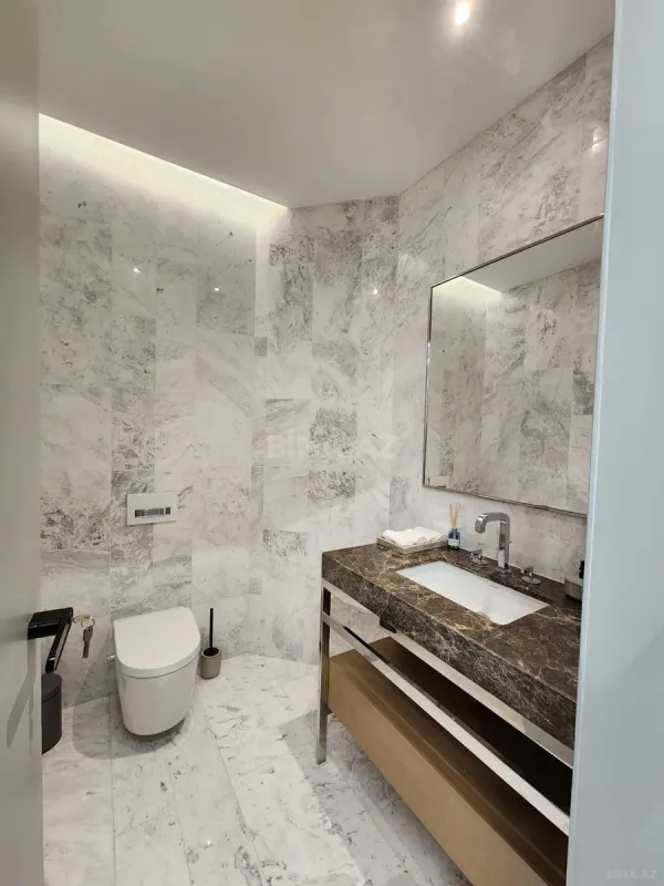 Kirayə verilir 2 otaqlı mənzil 92 m²