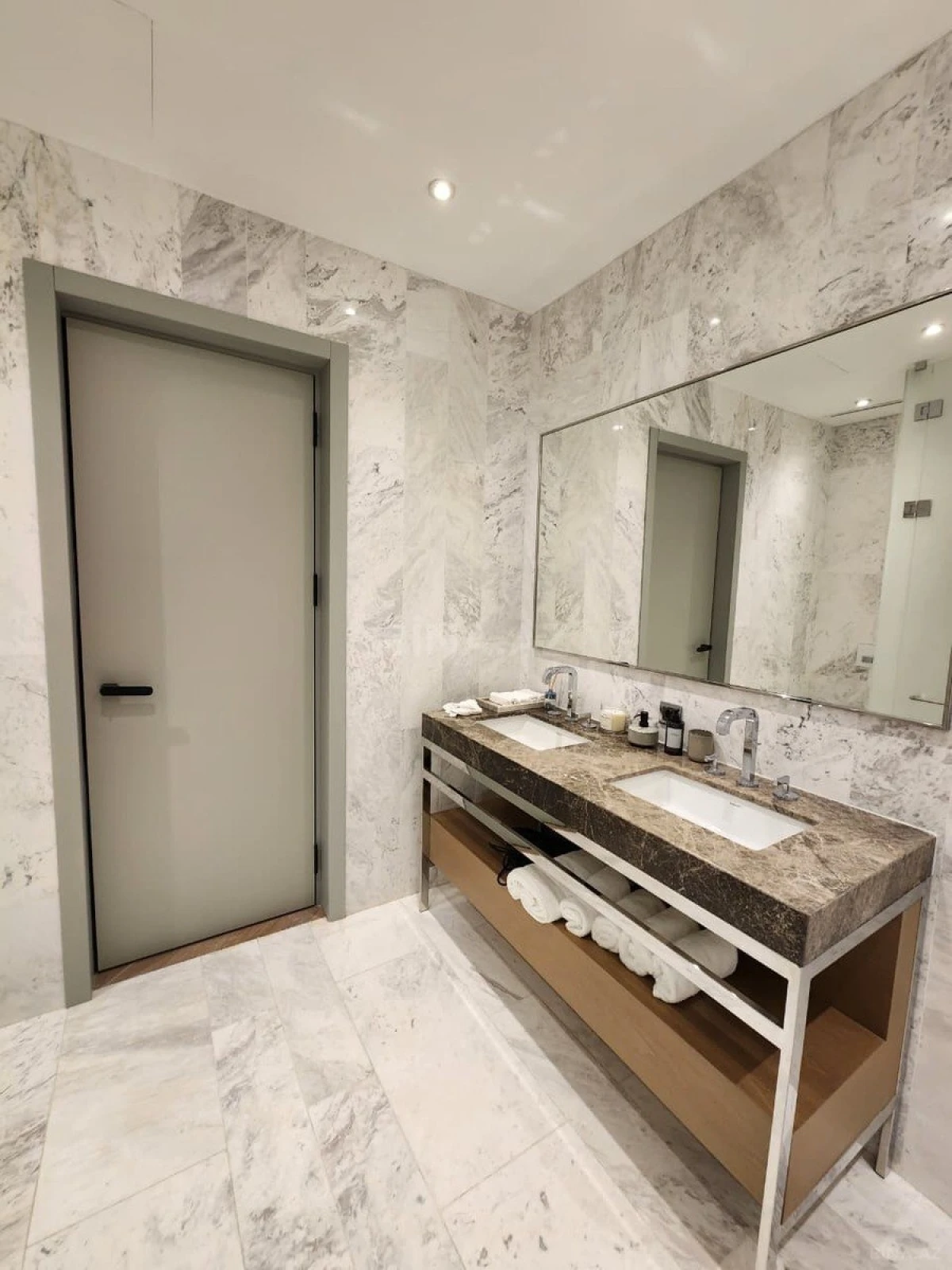 Kirayə verilir 2 otaqlı mənzil 92 m²