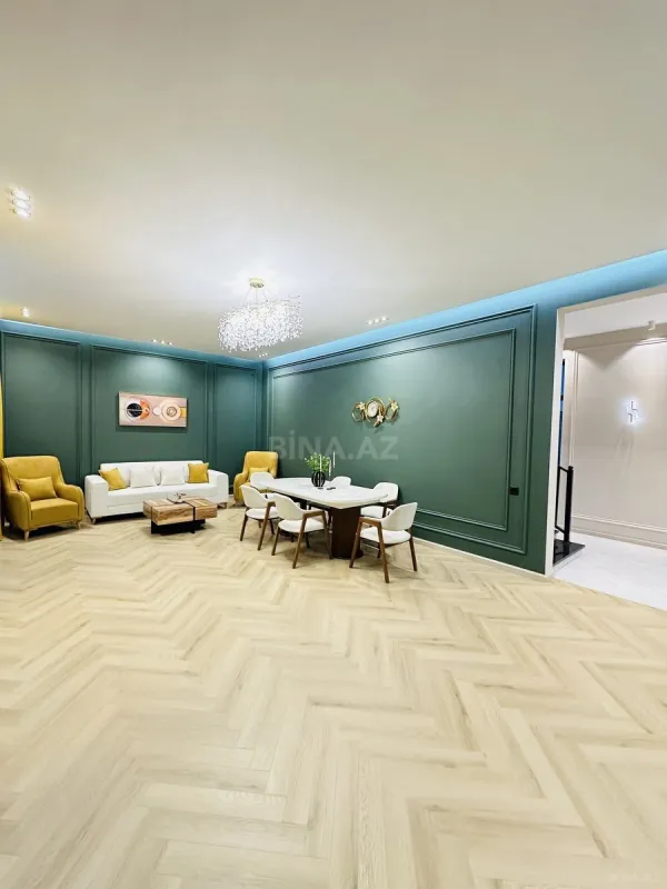 Satılır 5 otaqlı həyət evi 300 m²