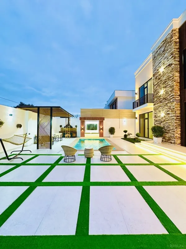 Satılır 5 otaqlı həyət evi 300 m²