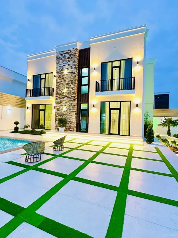 Satılır 5 otaqlı həyət evi 300 m²