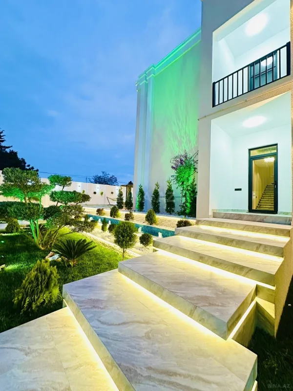 Satılır 5 otaqlı həyət evi 300 m²