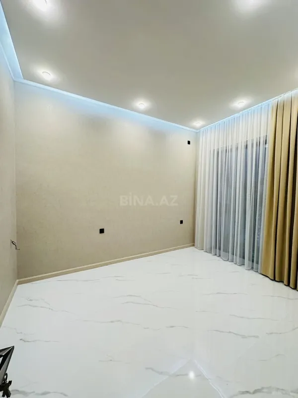 Satılır 5 otaqlı həyət evi 300 m²