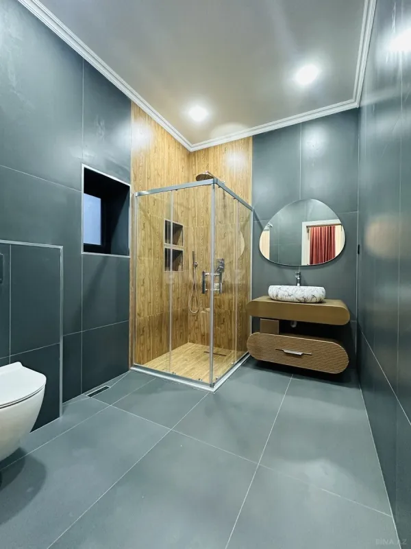 Satılır 5 otaqlı həyət evi 300 m²