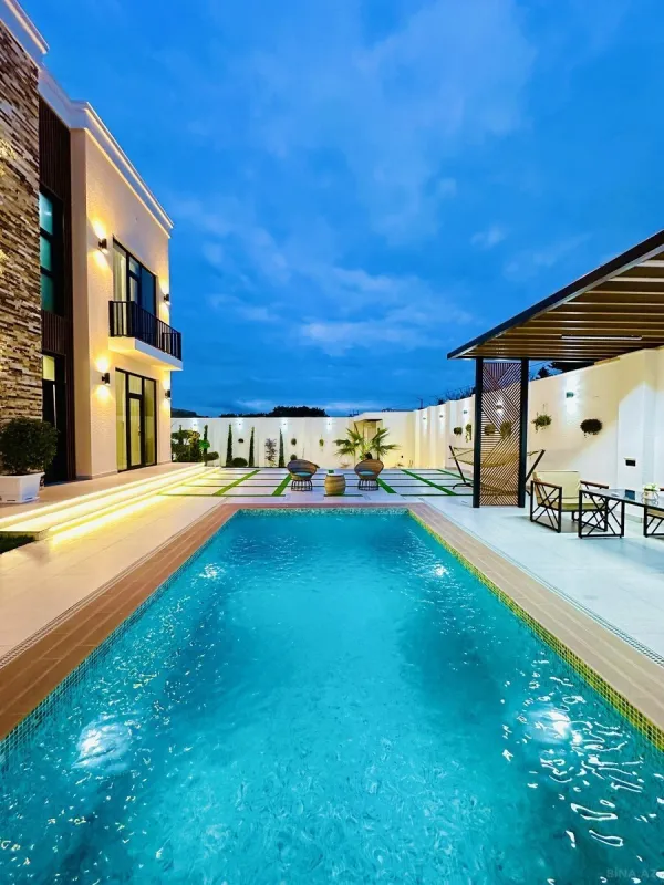 Satılır 5 otaqlı həyət evi 300 m²