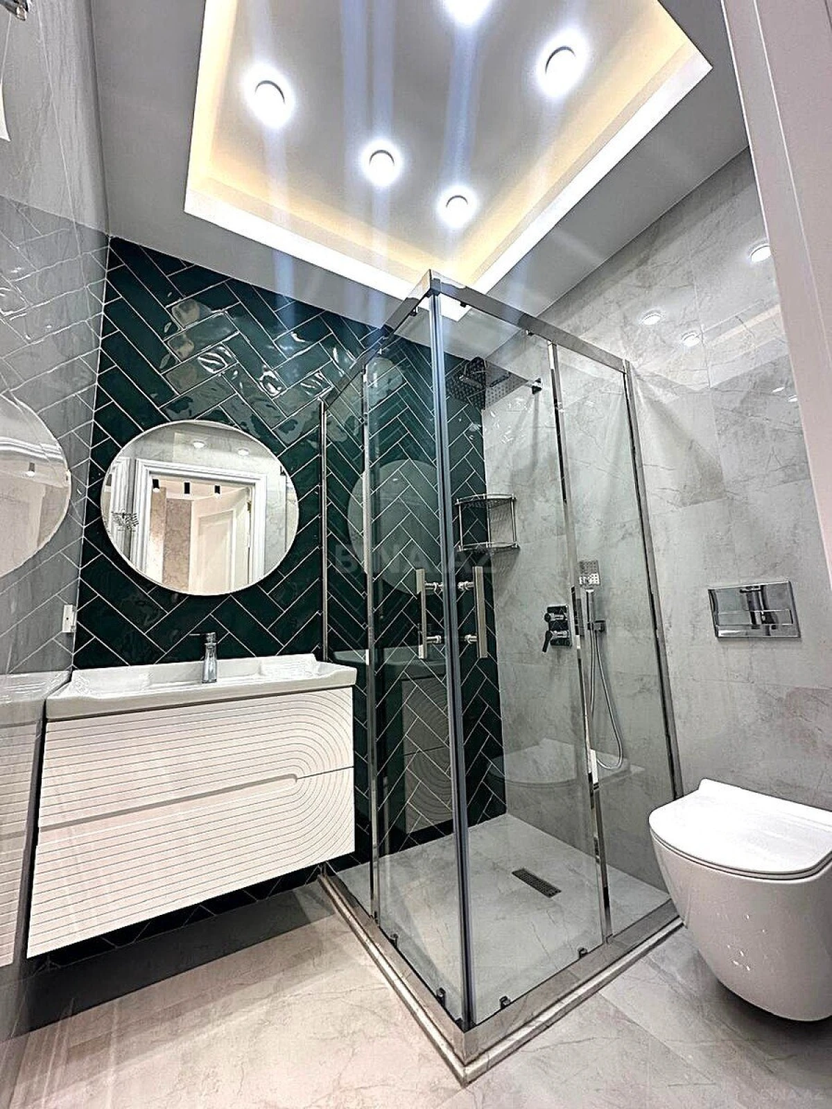 Satılır 3 otaqlı mənzil 125 m²