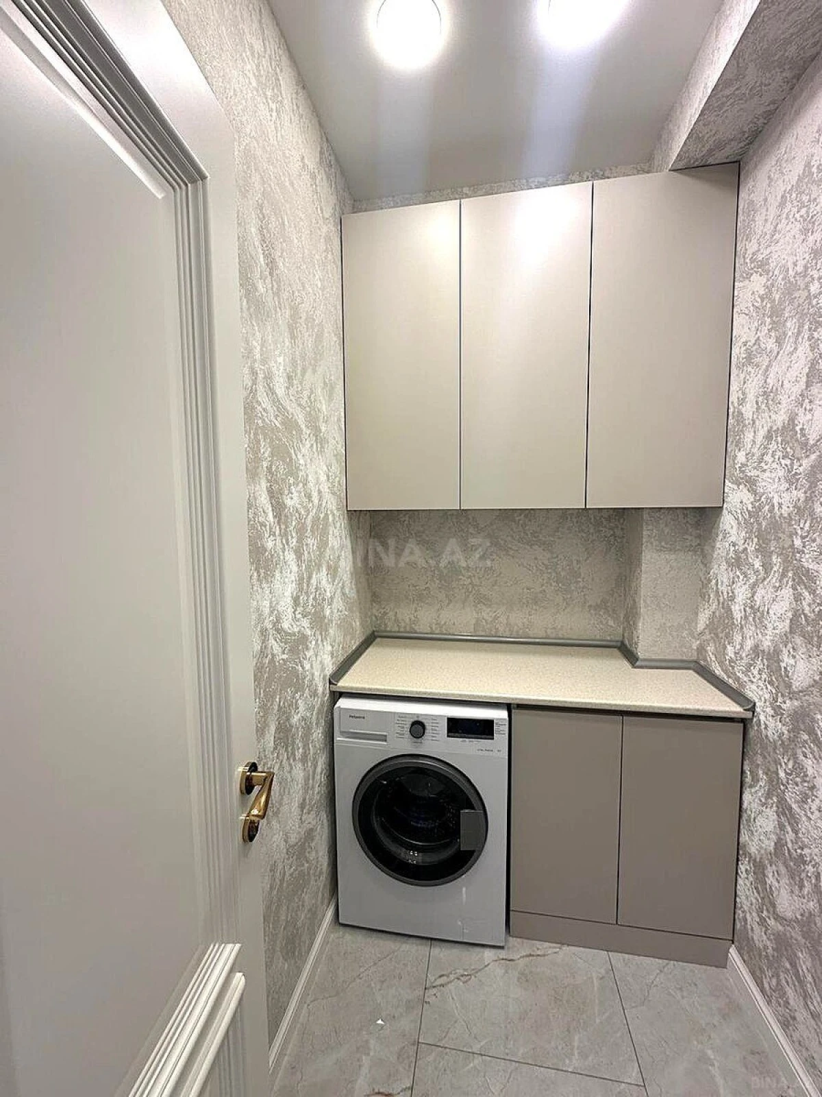 Satılır 3 otaqlı mənzil 125 m²