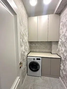 Satılır 3 otaqlı mənzil 125 m²