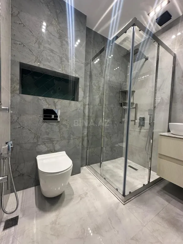 Satılır 3 otaqlı mənzil 125 m²