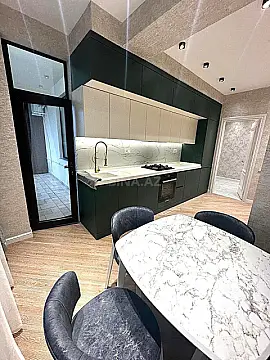 Satılır 3 otaqlı mənzil 125 m²
