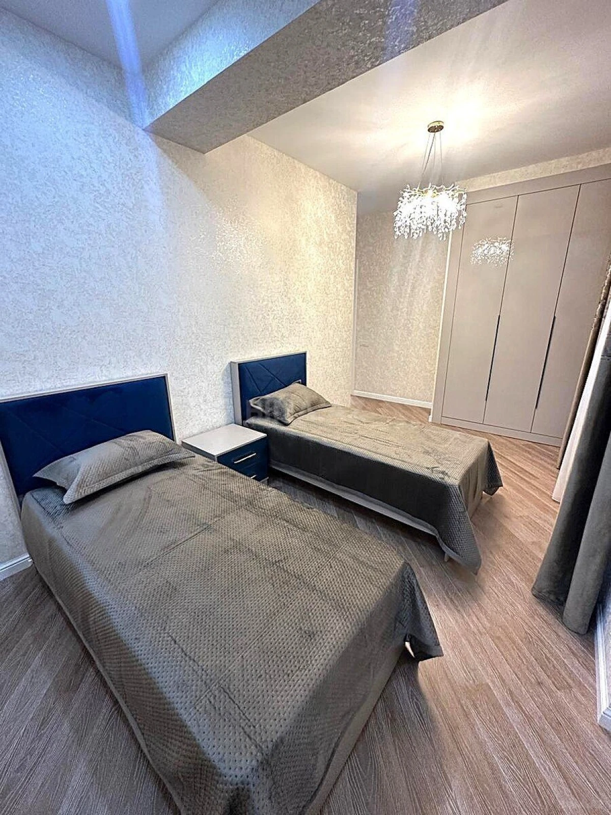 Satılır 3 otaqlı mənzil 125 m²