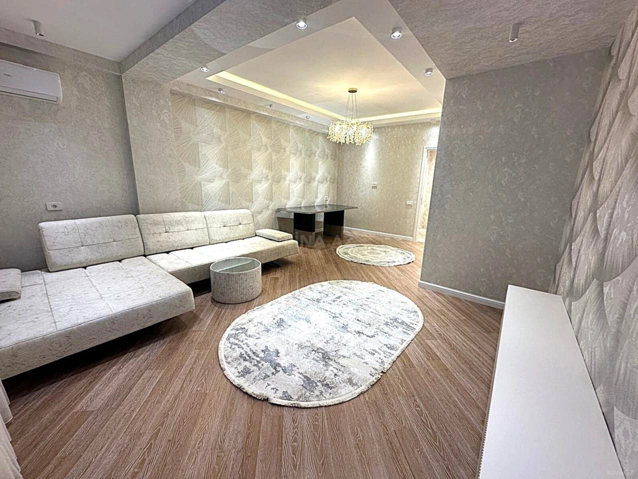 Satılır 3 otaqlı mənzil 125 m²