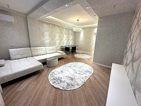Satılır 3 otaqlı mənzil 125 m²