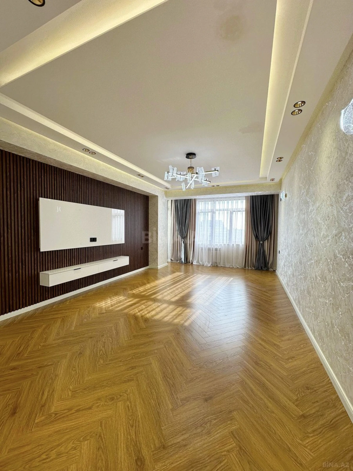 Satılır 3 otaqlı mənzil 115 m²