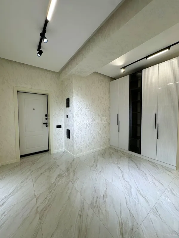 Satılır 3 otaqlı mənzil 115 m²