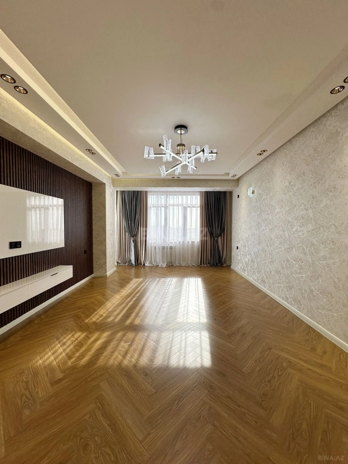 Satılır 3 otaqlı mənzil 115 m²