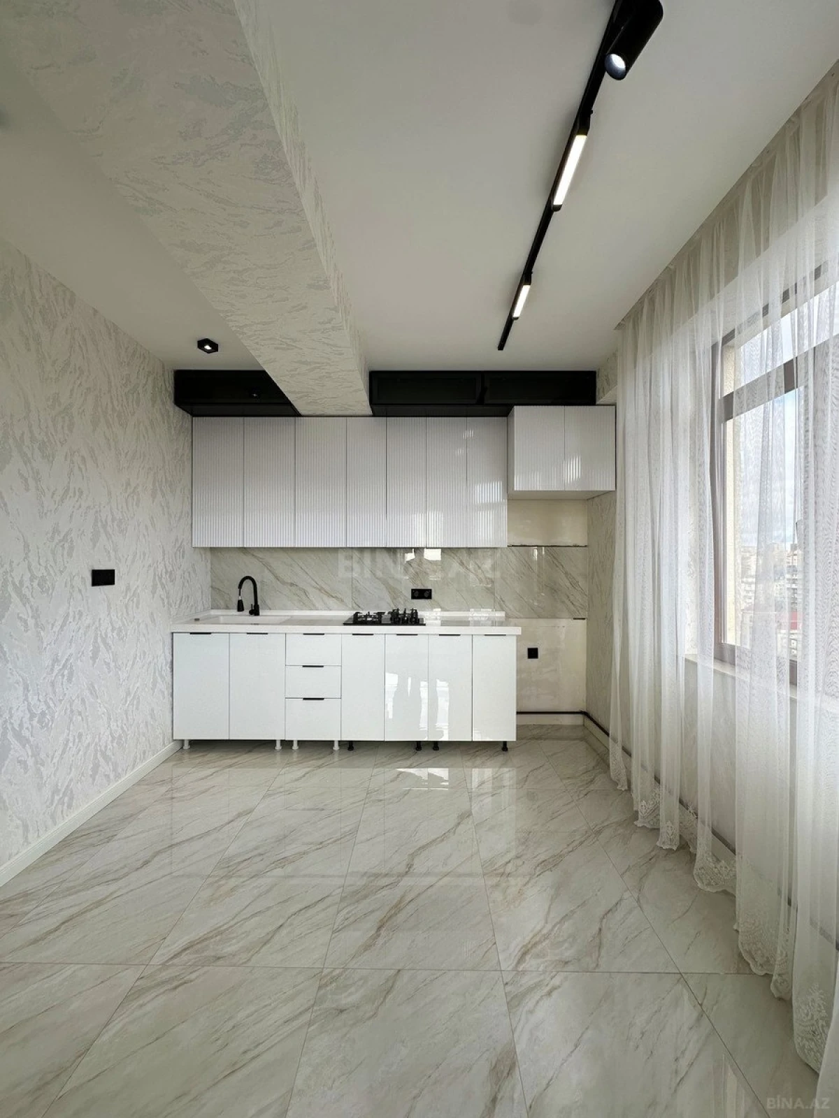 Satılır 3 otaqlı mənzil 115 m²