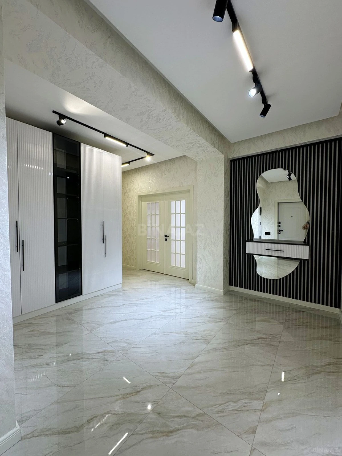 Satılır 3 otaqlı mənzil 115 m²