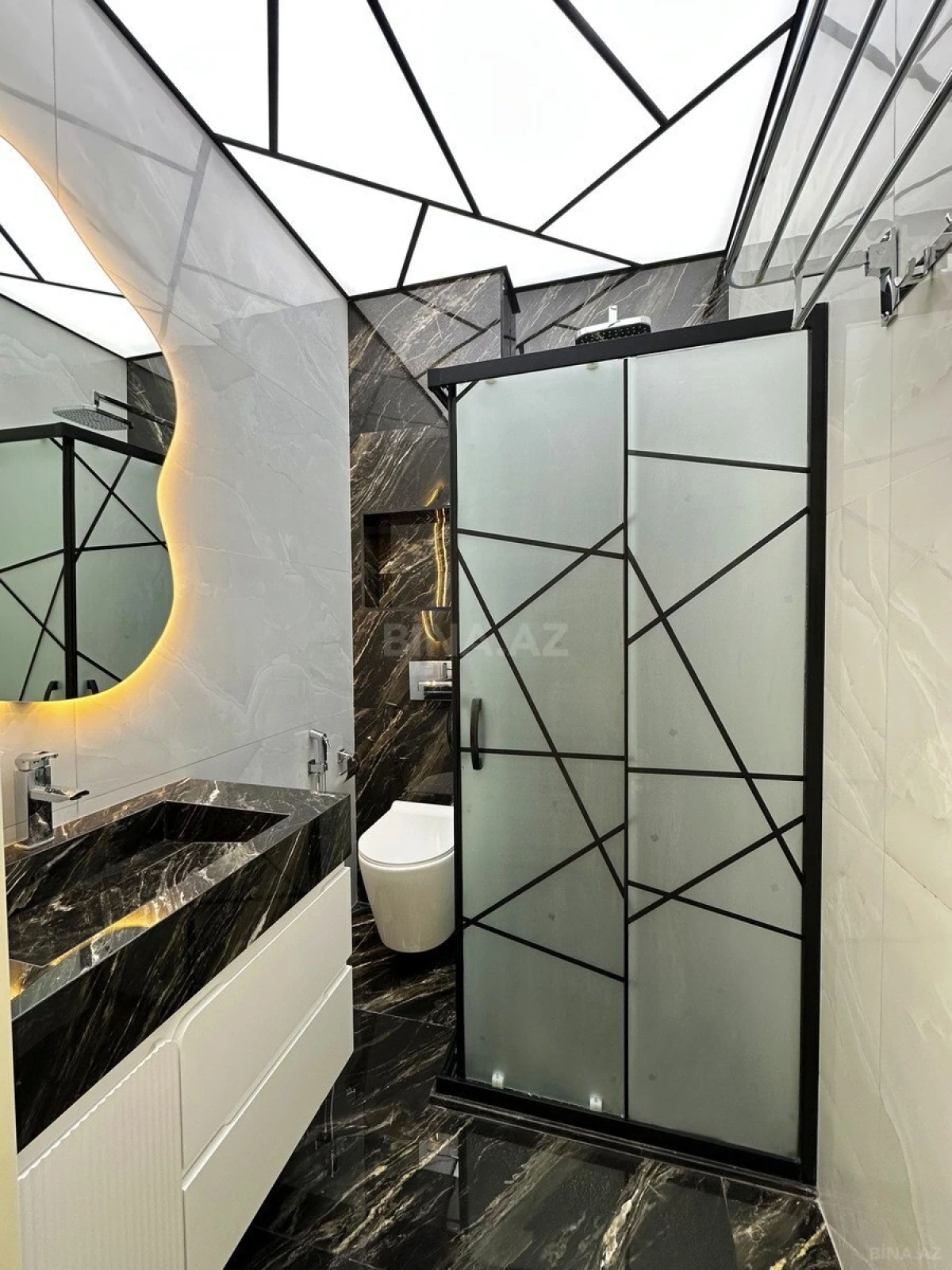 Satılır 3 otaqlı mənzil 115 m²