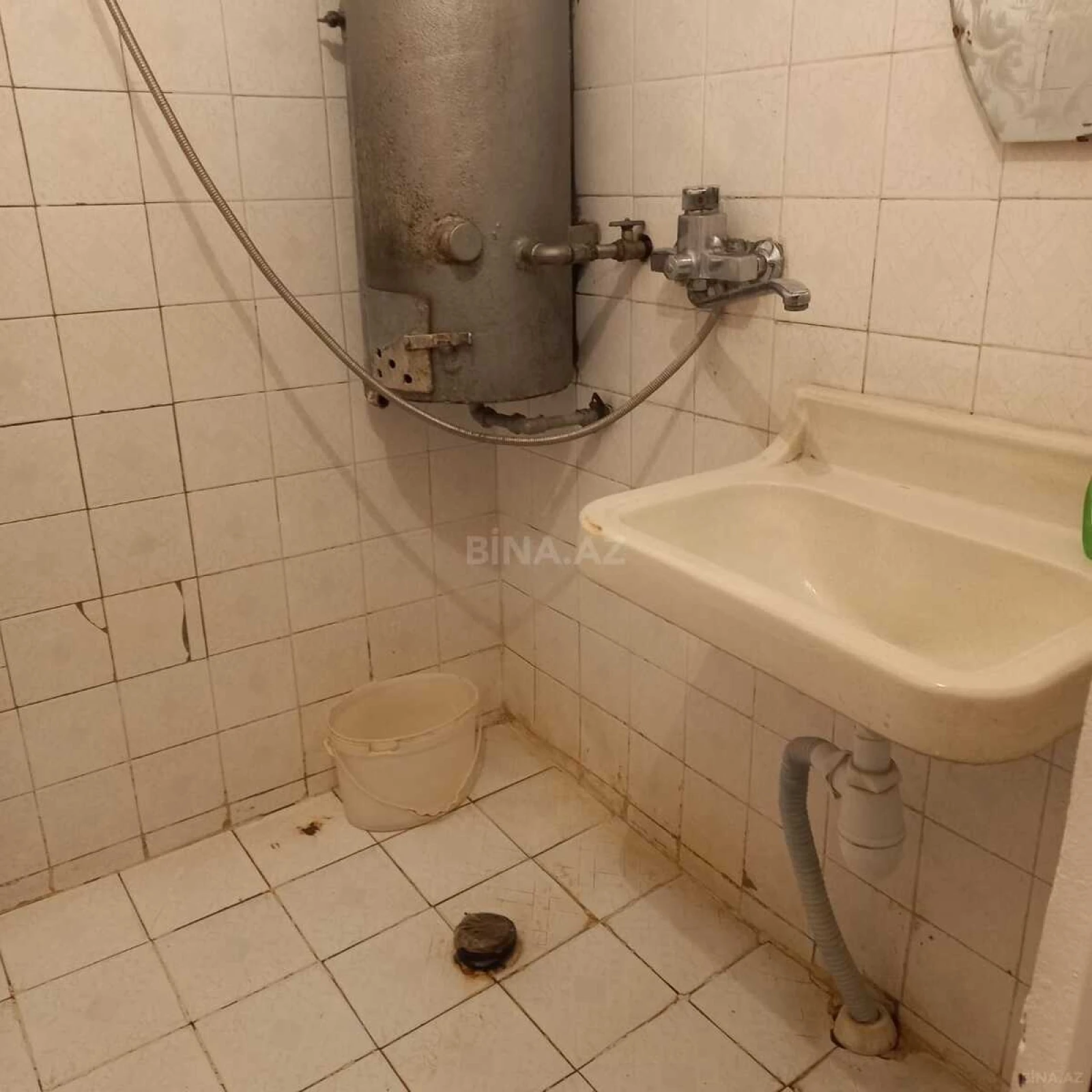 Satılır 4 otaqlı mənzil 95 m²