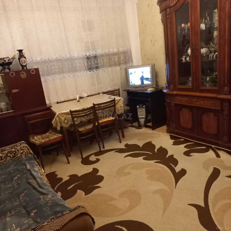 Satılır 4 otaqlı mənzil 95 m²