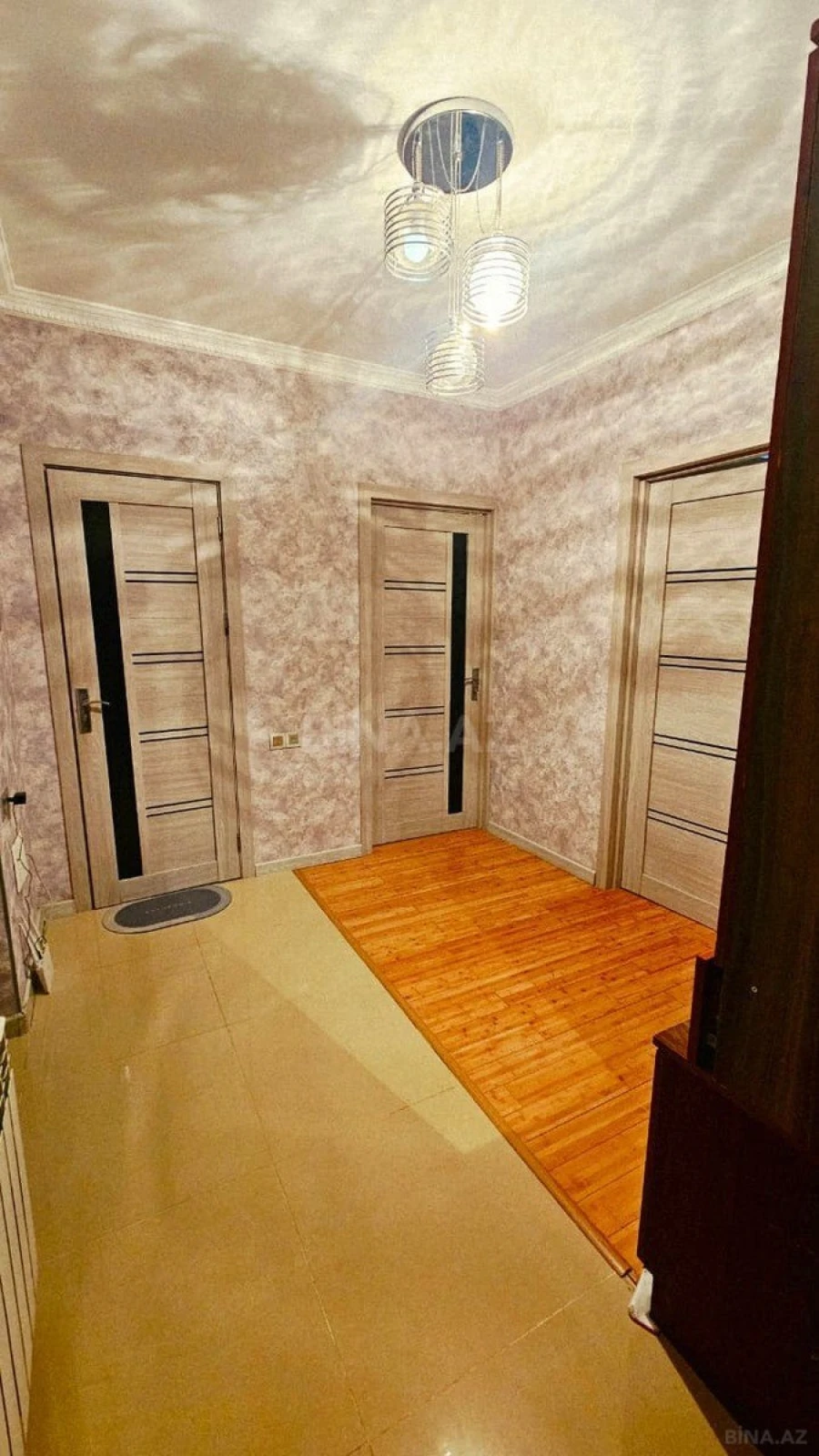 Satılır 2 otaqlı mənzil 77 m²