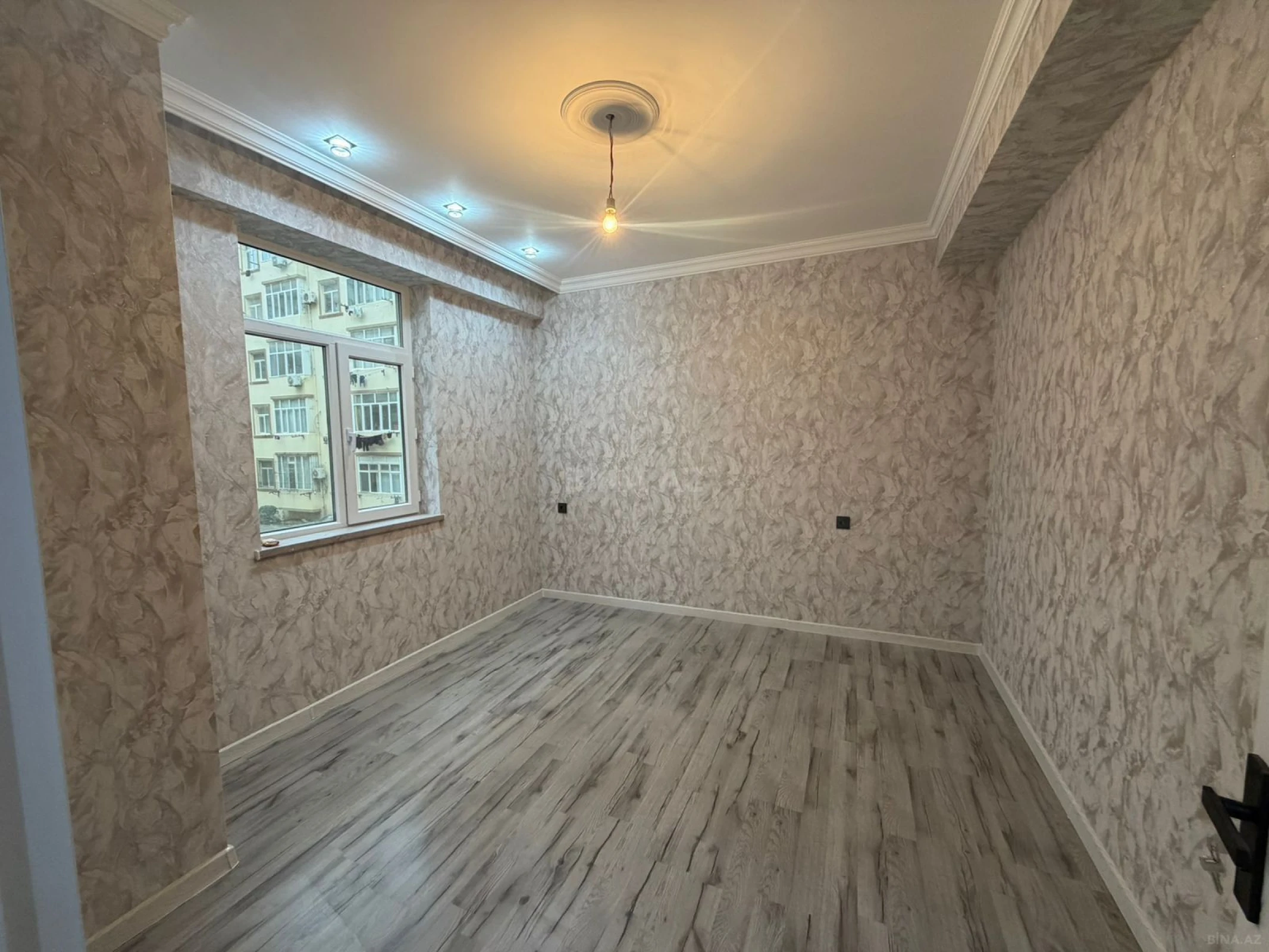 Satılır 2 otaqlı mənzil 59 m²