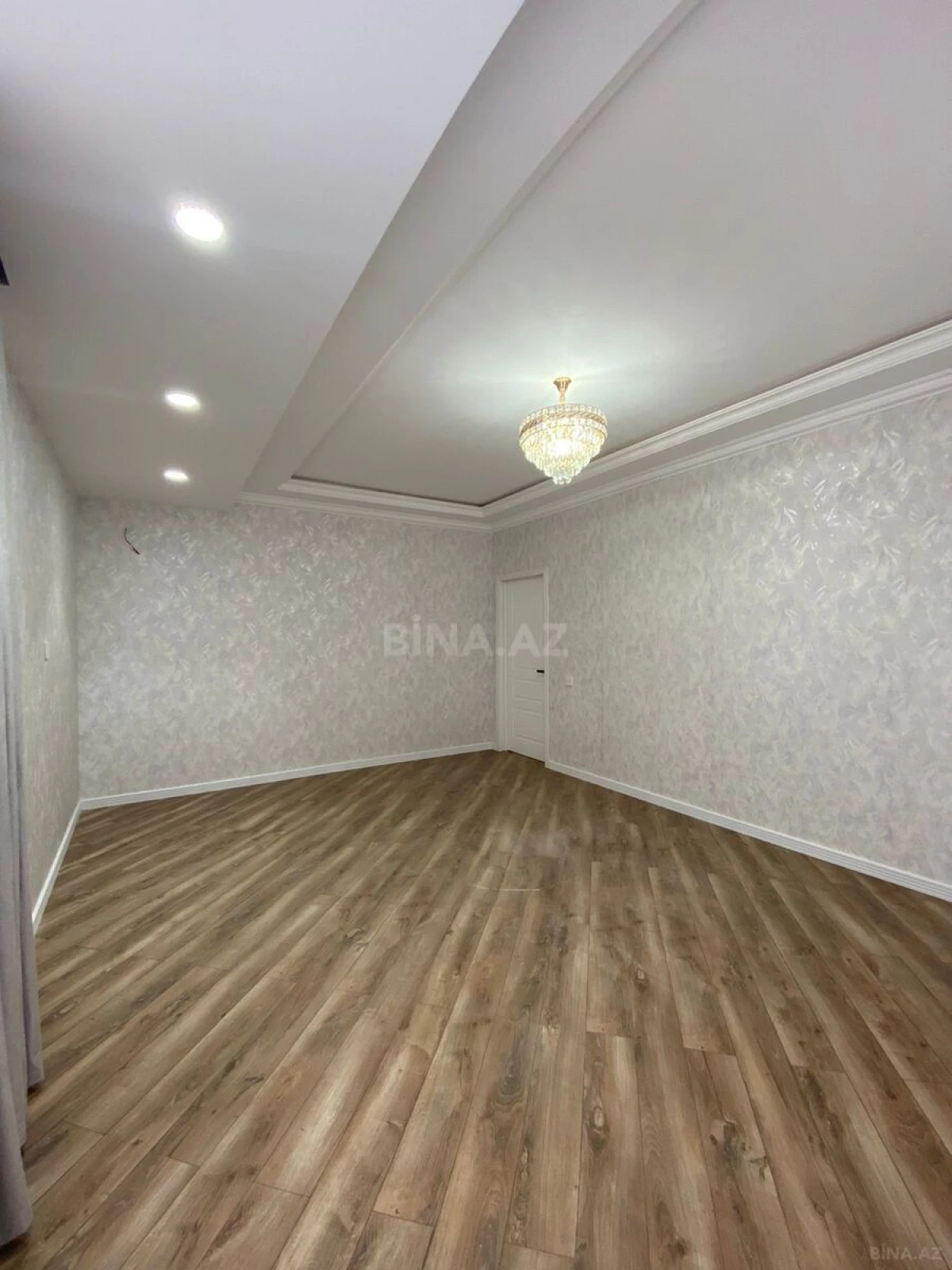 Satılır 3 otaqlı mənzil 160 m²