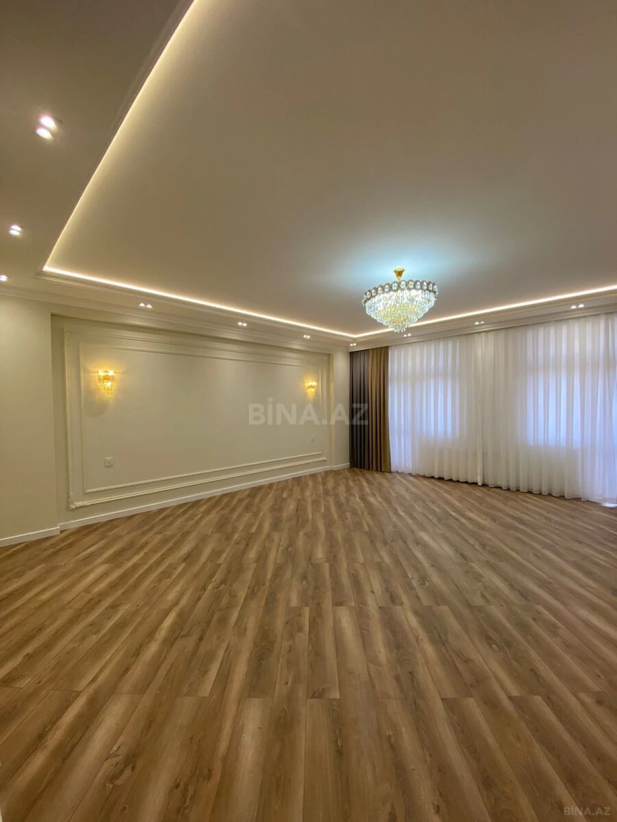 Satılır 3 otaqlı mənzil 160 m²