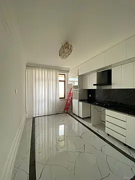 Satılır 3 otaqlı mənzil 160 m²