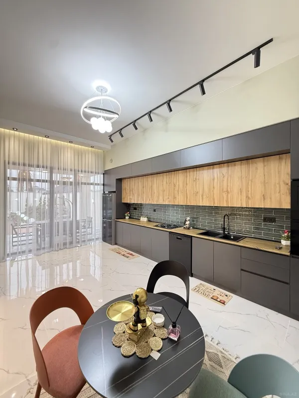 Satılır 4 otaqlı həyət evi 170 m²