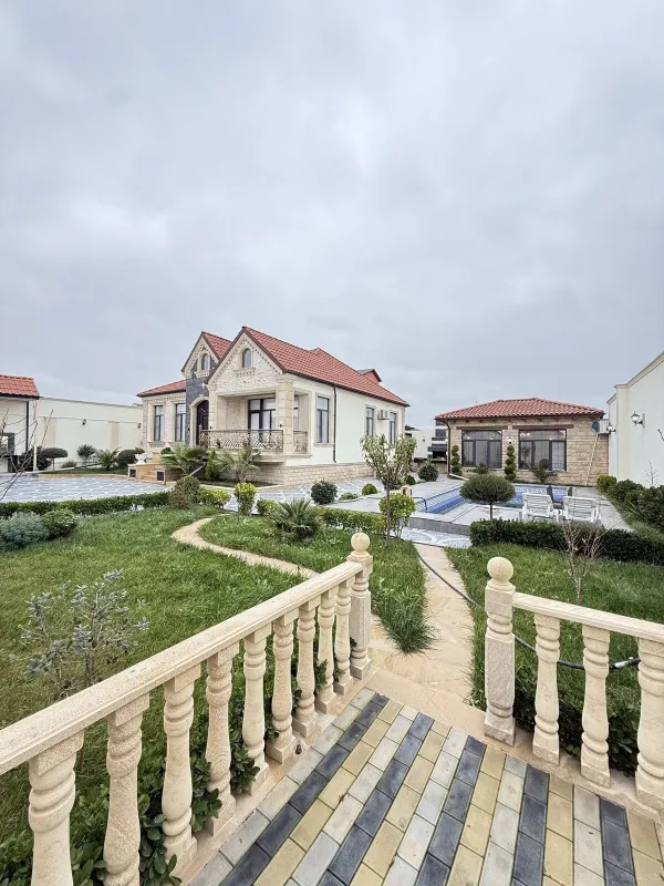 Satılır 4 otaqlı həyət evi 140 m²