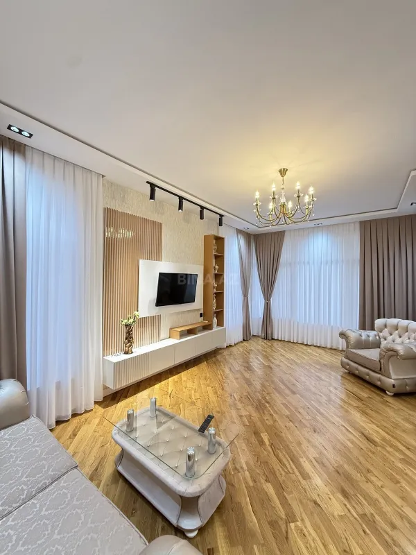 Satılır 4 otaqlı həyət evi 140 m²