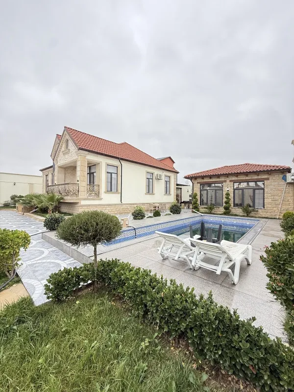 Satılır 4 otaqlı həyət evi 140 m²