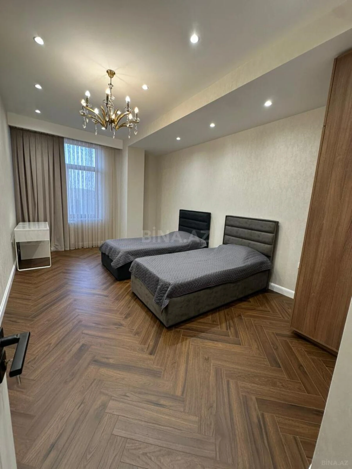 Kirayə verilir 3 otaqlı mənzil 127 m²