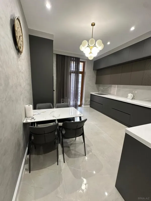 Kirayə verilir 3 otaqlı mənzil 127 m²