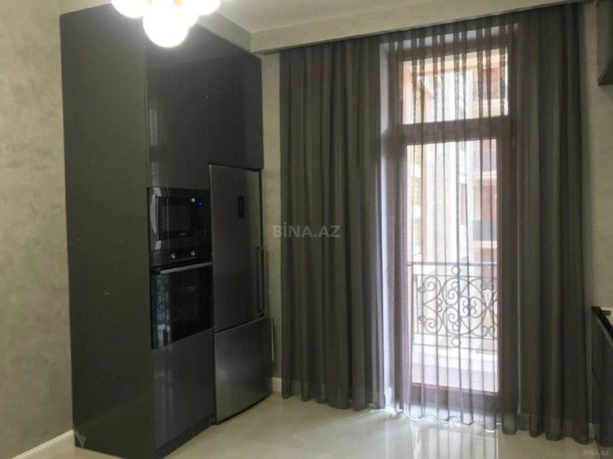 Kirayə verilir 3 otaqlı mənzil 127 m²