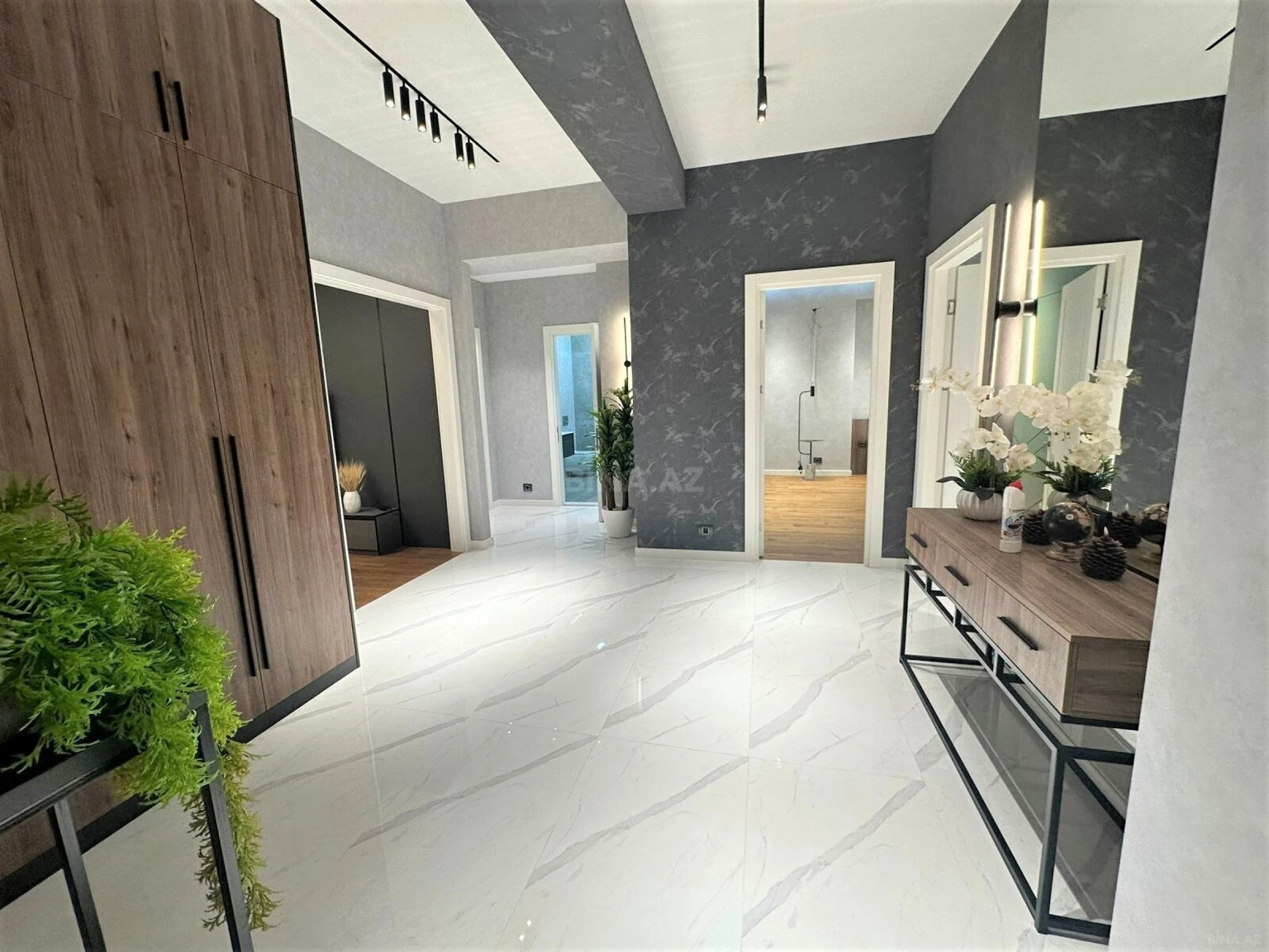 Kirayə verilir 3 otaqlı mənzil 145 m²