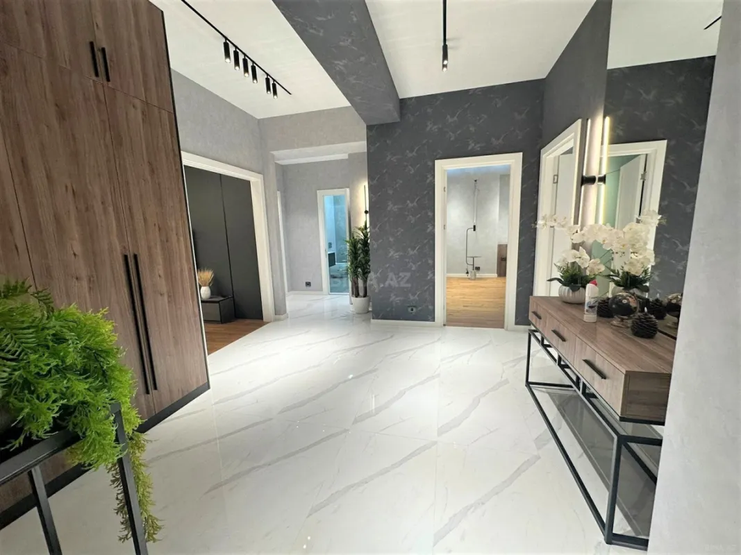 Kirayə verilir 3 otaqlı mənzil 145 m²