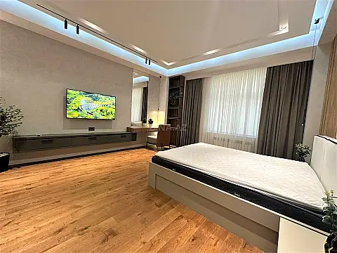 Kirayə verilir 3 otaqlı mənzil 145 m²