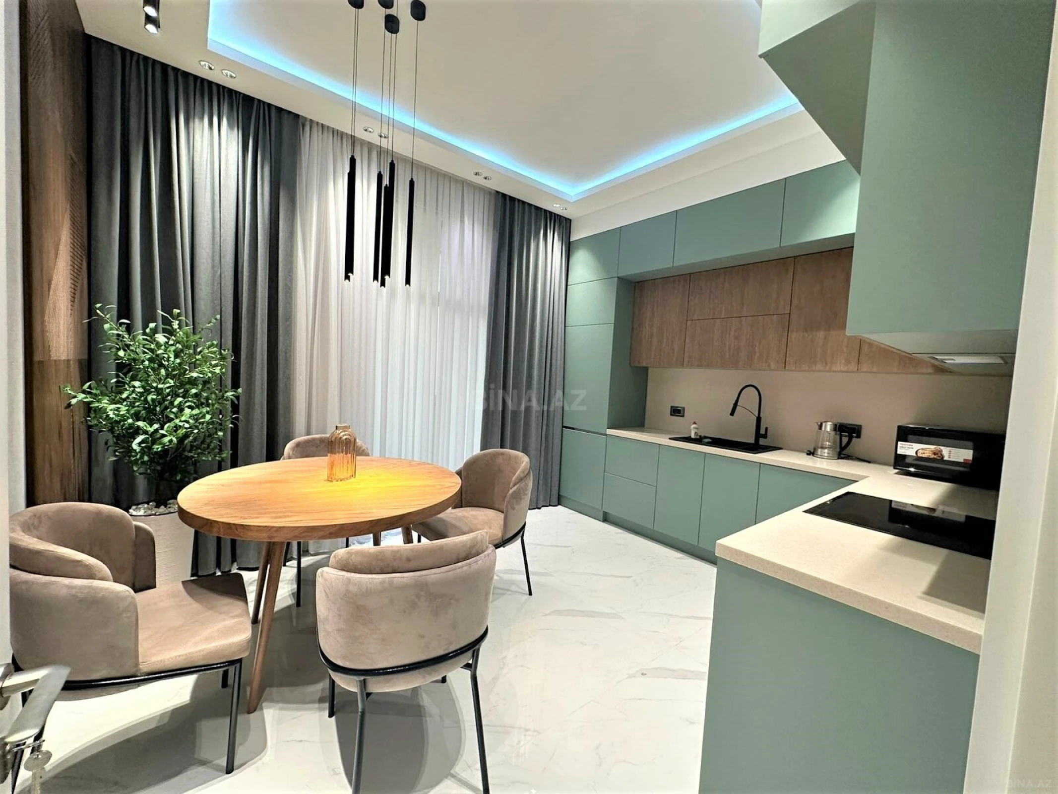 Kirayə verilir 3 otaqlı mənzil 145 m²