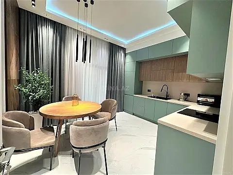 Kirayə verilir 3 otaqlı mənzil 145 m²