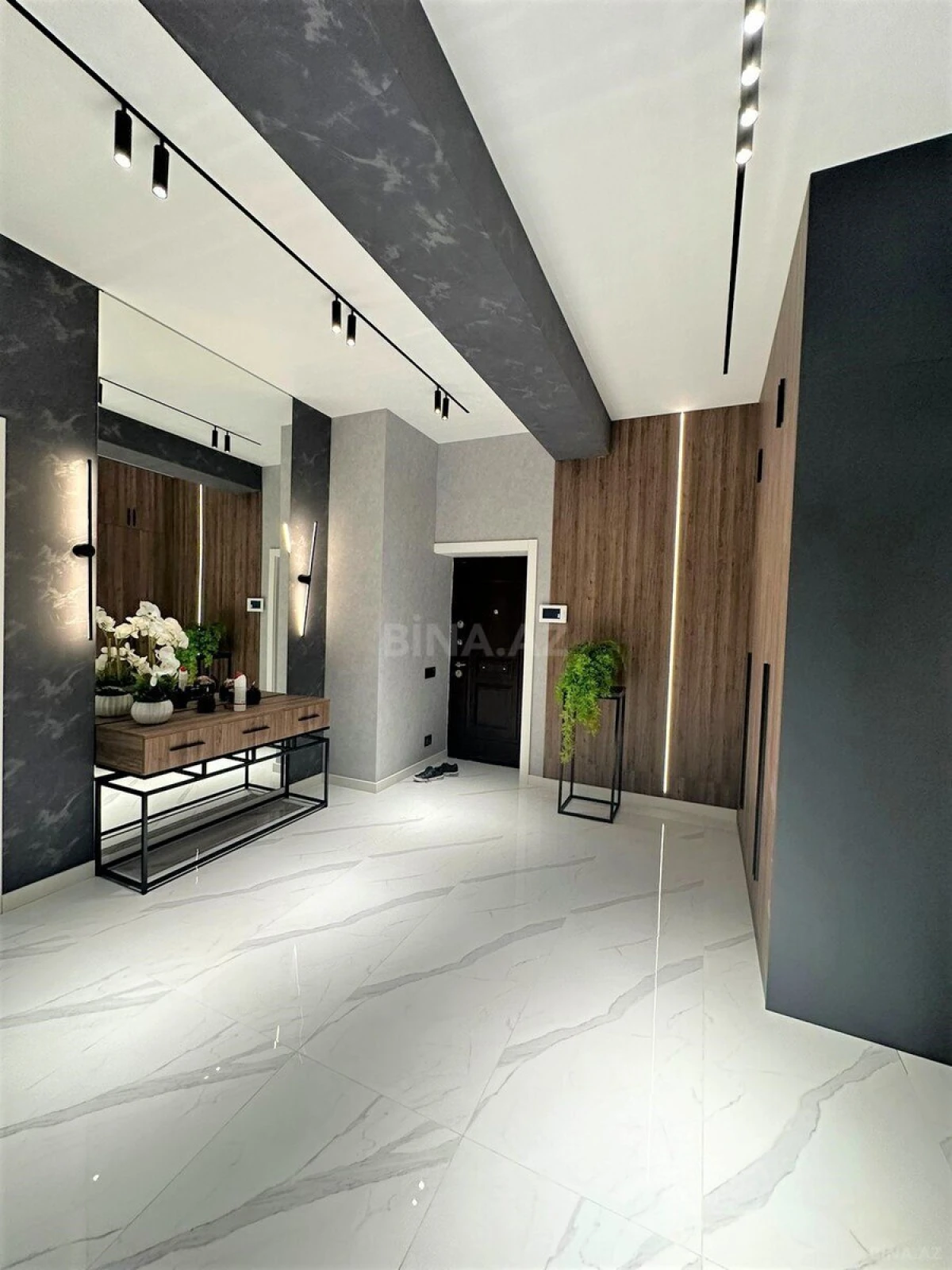 Kirayə verilir 3 otaqlı mənzil 145 m²