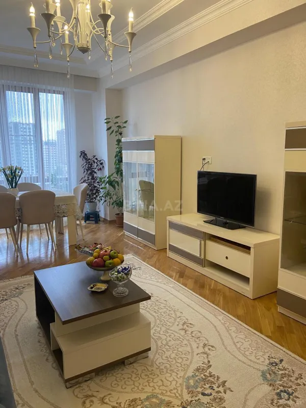 Satılır 3 otaqlı mənzil 120 m²