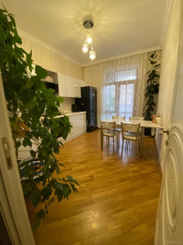 Satılır 3 otaqlı mənzil 120 m²