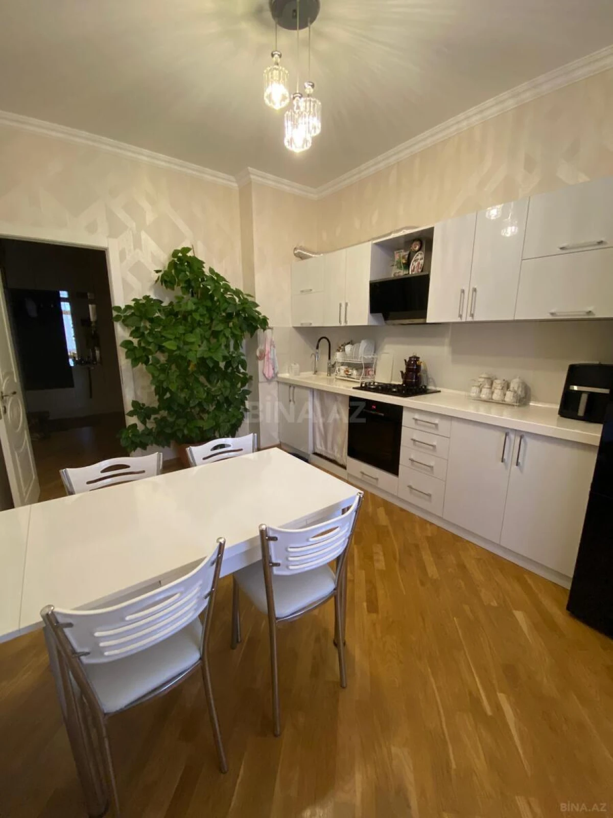 Satılır 3 otaqlı mənzil 120 m²