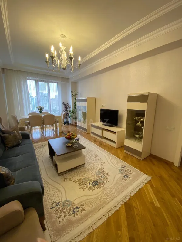 Satılır 3 otaqlı mənzil 120 m²