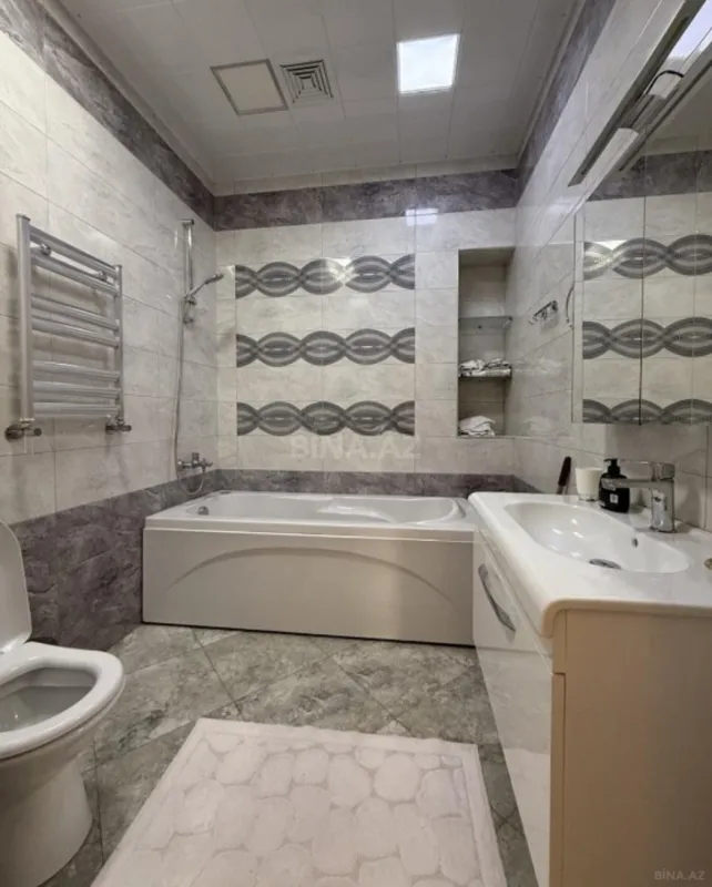 Satılır 3 otaqlı mənzil 143 m²