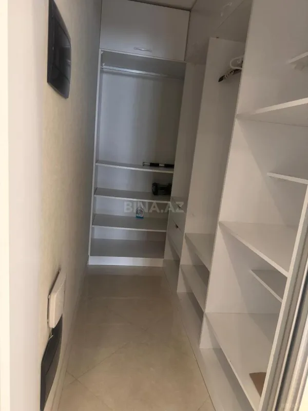 Satılır 3 otaqlı mənzil 143 m²